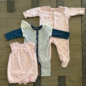 Charming Striped and Pink Kids Footie Set
Bundle of three items as on photo
